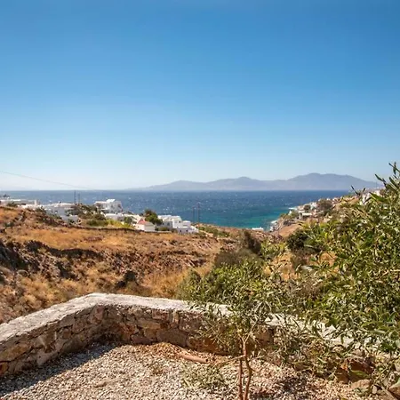 Lilly's Seaview Daire Mykonos Town